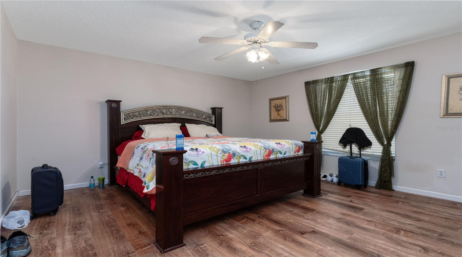 DAVENPORT, Florida 33897, 5 Bedrooms Bedrooms, ,3 BathroomsBathrooms,Residential,For Sale,PRESTWICK,0,MFRO6270051