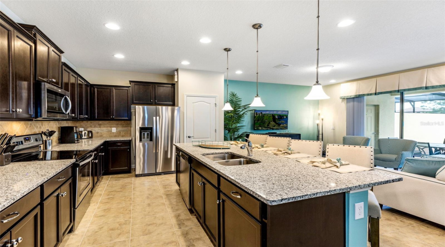 KISSIMMEE, Florida 34747, 5 Bedrooms Bedrooms, ,4 BathroomsBathrooms,Residential,For Sale,GENEVE,0,MFRO6295445
