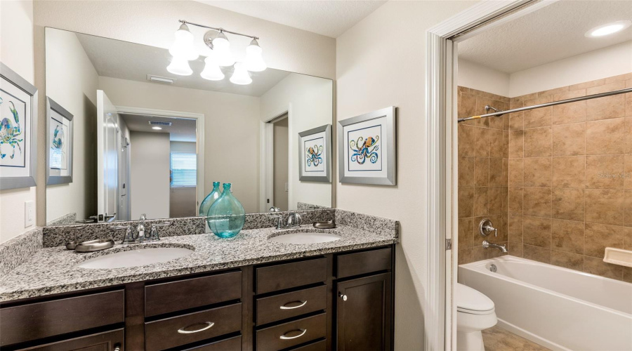 KISSIMMEE, Florida 34747, 5 Bedrooms Bedrooms, ,4 BathroomsBathrooms,Residential,For Sale,GENEVE,0,MFRO6295445