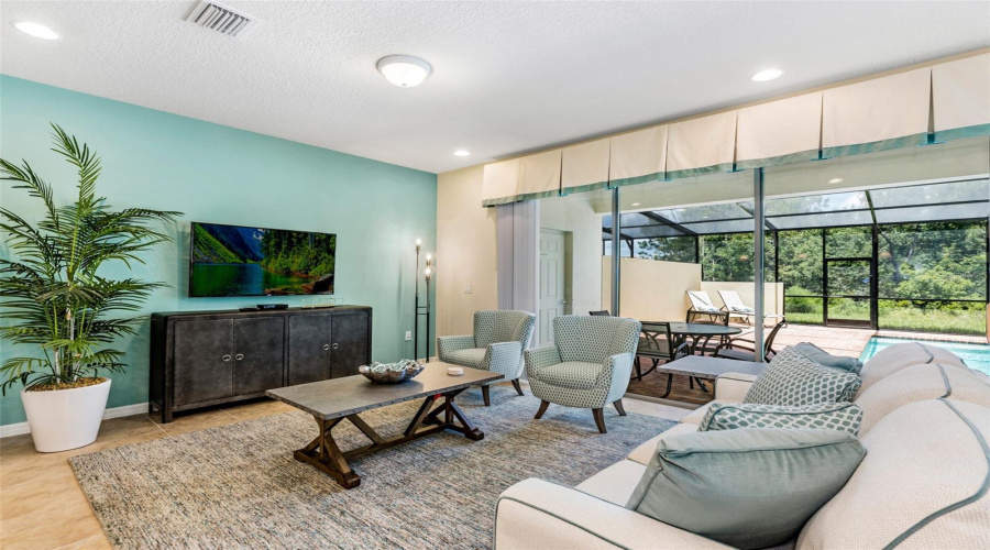 KISSIMMEE, Florida 34747, 5 Bedrooms Bedrooms, ,4 BathroomsBathrooms,Residential,For Sale,GENEVE,0,MFRO6295445