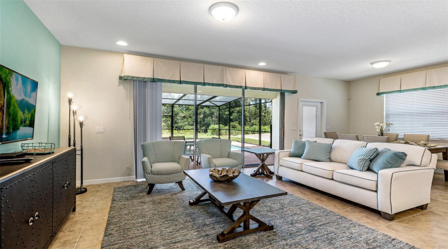 KISSIMMEE, Florida 34747, 5 Bedrooms Bedrooms, ,4 BathroomsBathrooms,Residential,For Sale,GENEVE,0,MFRO6295445