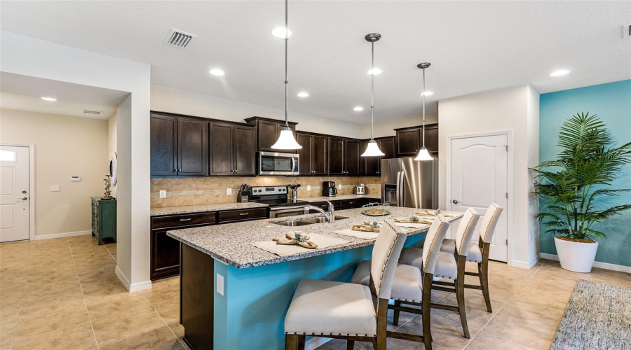 KISSIMMEE, Florida 34747, 5 Bedrooms Bedrooms, ,4 BathroomsBathrooms,Residential,For Sale,GENEVE,0,MFRO6295445
