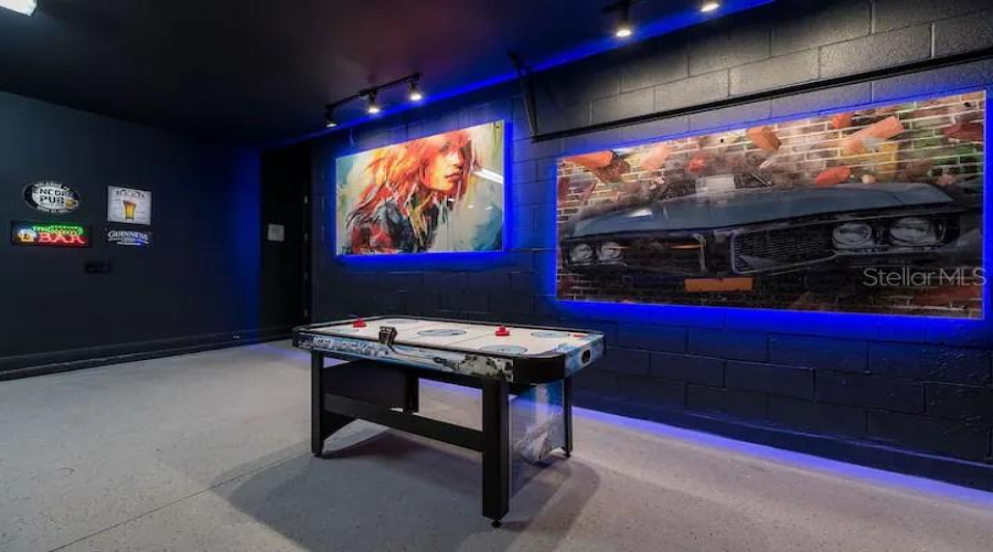 KISSIMMEE, Florida 34747, 6 Bedrooms Bedrooms, ,6 BathroomsBathrooms,Residential,For Sale,BURMA,0,MFRO6217731