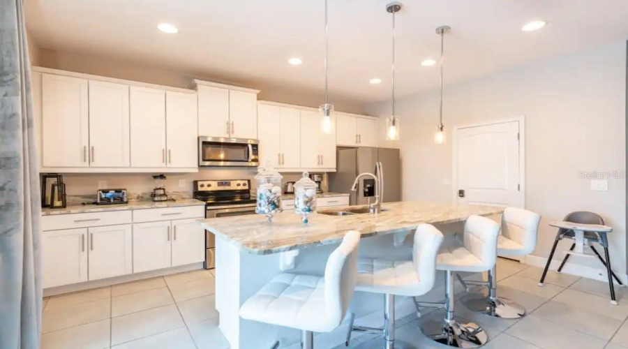 KISSIMMEE, Florida 34747, 6 Bedrooms Bedrooms, ,6 BathroomsBathrooms,Residential,For Sale,BURMA,0,MFRO6217731