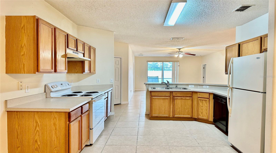 DAVENPORT, Florida 33837, 5 Bedrooms Bedrooms, ,4 BathroomsBathrooms,Residential,For Sale,SUNSET VIEW,0,MFRG5101213