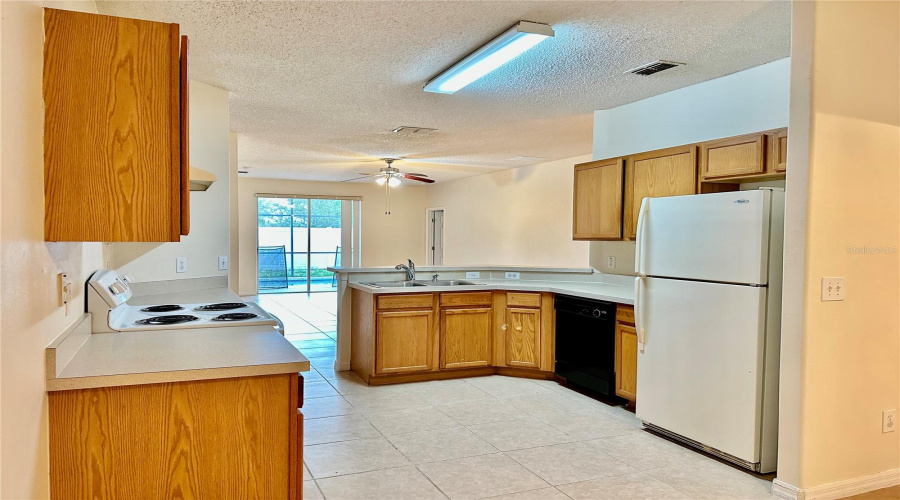 DAVENPORT, Florida 33837, 5 Bedrooms Bedrooms, ,4 BathroomsBathrooms,Residential,For Sale,SUNSET VIEW,0,MFRG5101213