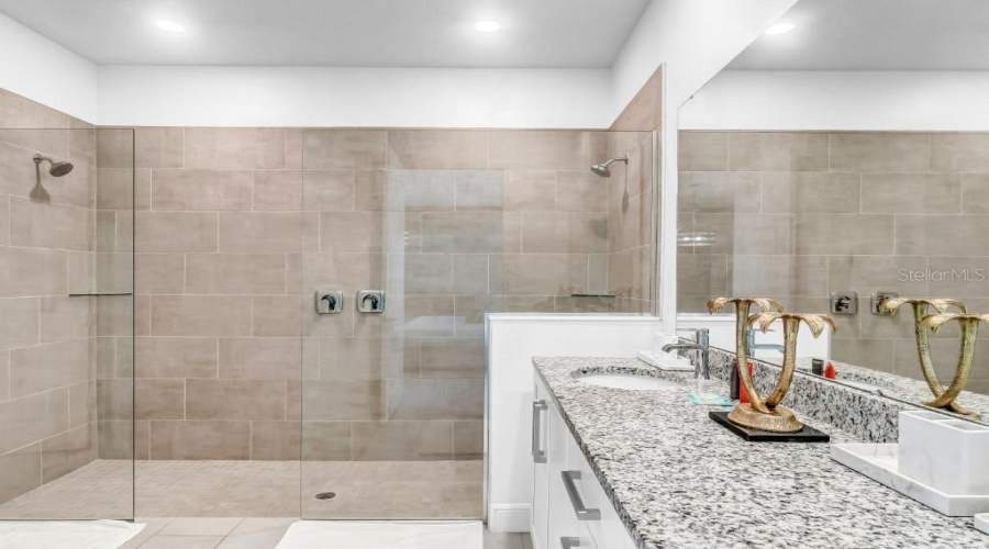 REUNION, Florida 34747, 6 Bedrooms Bedrooms, ,5 BathroomsBathrooms,Residential,For Sale,CASTLE PINES,0,MFRO6338454