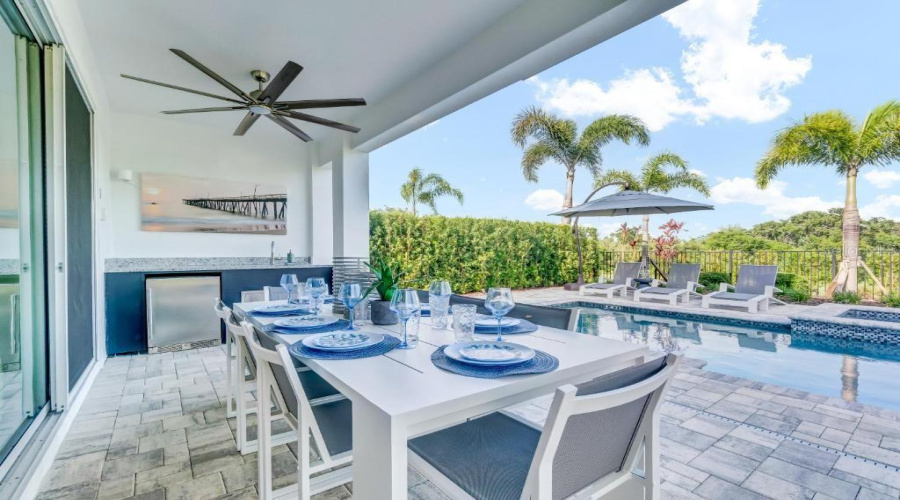 REUNION, Florida 34747, 6 Bedrooms Bedrooms, ,5 BathroomsBathrooms,Residential,For Sale,CASTLE PINES,0,MFRO6338454