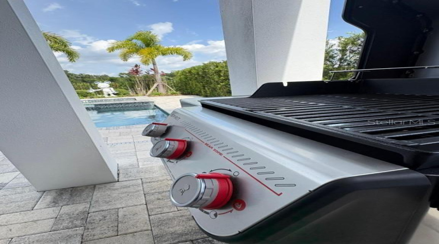 REUNION, Florida 34747, 6 Bedrooms Bedrooms, ,5 BathroomsBathrooms,Residential,For Sale,CASTLE PINES,0,MFRO6338454