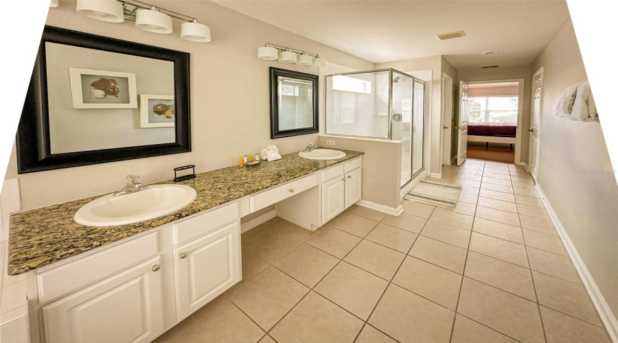 KISSIMMEE, Florida 34747, 6 Bedrooms Bedrooms, ,4 BathroomsBathrooms,Residential,For Sale,BASNETT CIR,0,MFRS5133281