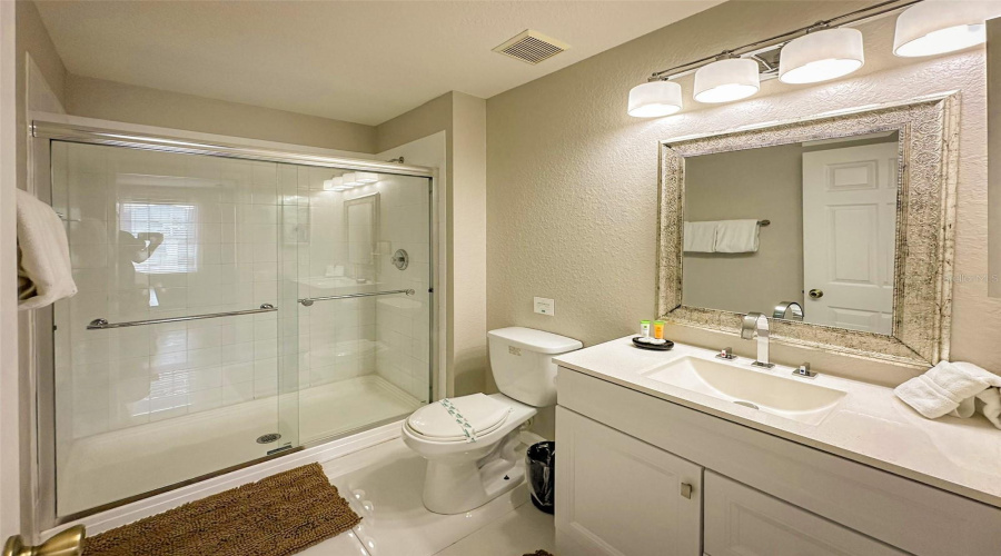 KISSIMMEE, Florida 34747, 6 Bedrooms Bedrooms, ,4 BathroomsBathrooms,Residential,For Sale,BASNETT CIR,0,MFRS5133281