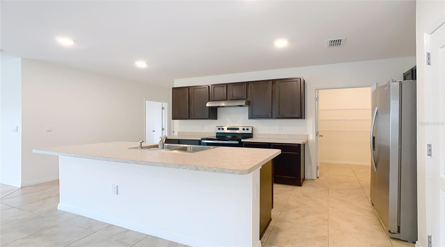 DAVENPORT, Florida 33837, 5 Bedrooms Bedrooms, ,3 BathroomsBathrooms,Residential,For Sale,POST OAK,0,MFRTB8420655