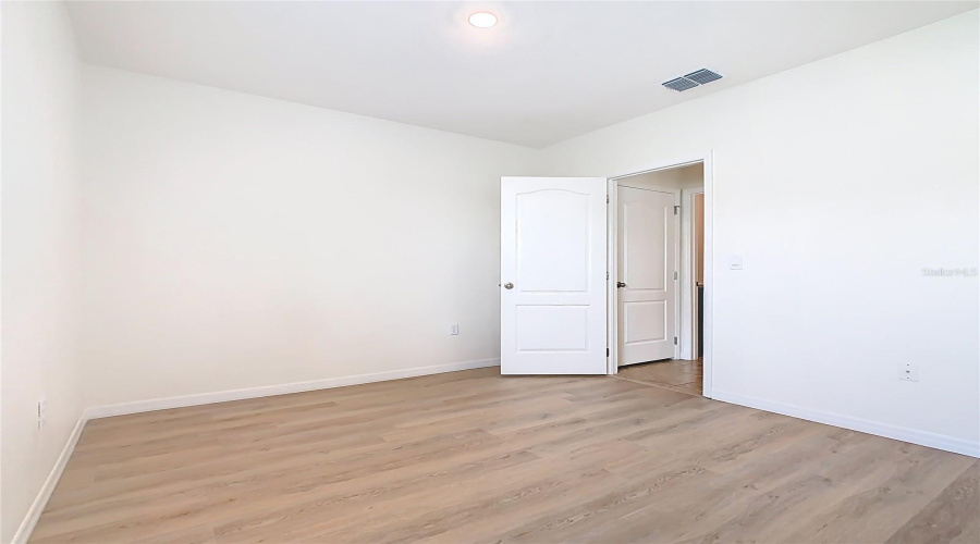 DAVENPORT, Florida 33837, 5 Bedrooms Bedrooms, ,3 BathroomsBathrooms,Residential,For Sale,POST OAK,0,MFRTB8420655