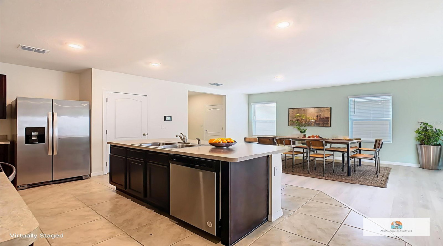 DAVENPORT, Florida 33837, 5 Bedrooms Bedrooms, ,3 BathroomsBathrooms,Residential,For Sale,POST OAK,0,MFRTB8420655