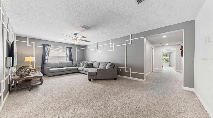 KISSIMMEE, Florida 34746, 6 Bedrooms Bedrooms, ,5 BathroomsBathrooms,Residential,For Sale,SLEEPY HOLLOW,0,MFRO6336863