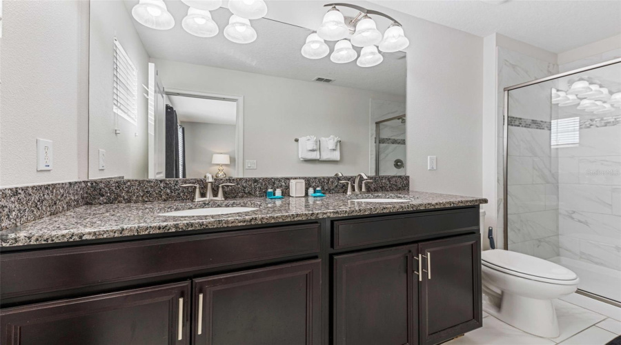 KISSIMMEE, Florida 34746, 6 Bedrooms Bedrooms, ,5 BathroomsBathrooms,Residential,For Sale,SLEEPY HOLLOW,0,MFRO6336863