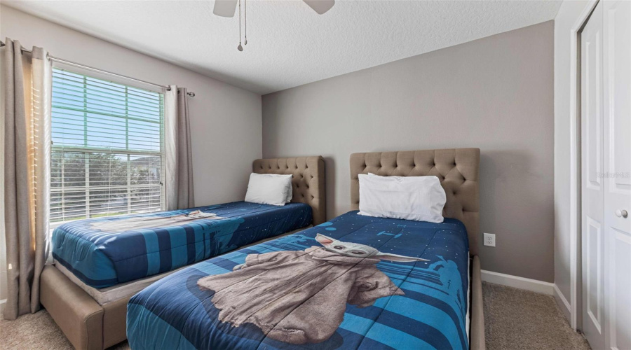 KISSIMMEE, Florida 34746, 6 Bedrooms Bedrooms, ,5 BathroomsBathrooms,Residential,For Sale,SLEEPY HOLLOW,0,MFRO6336863