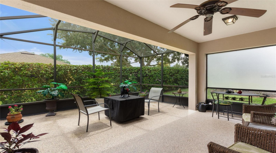 Oversized south-facing screened lanai has Titan floor
