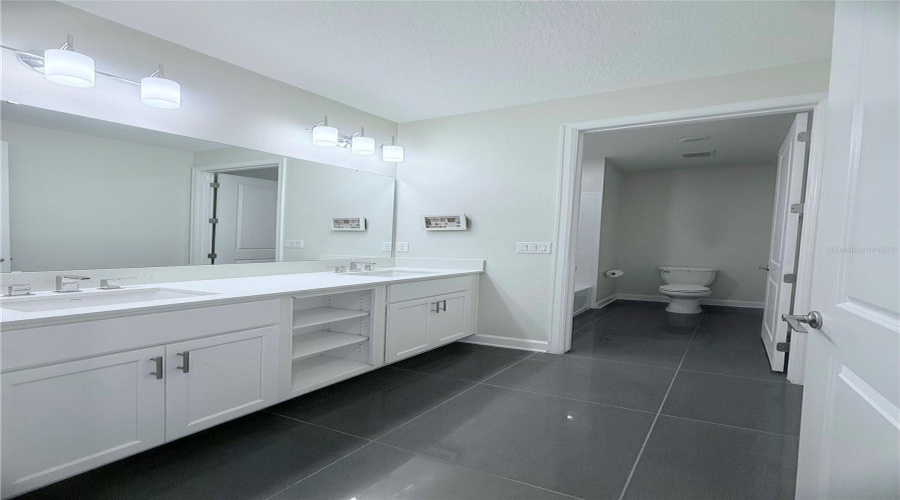 KISSIMMEE, Florida 34746, 4 Bedrooms Bedrooms, ,3 BathroomsBathrooms,Residential,For Sale,CLOCK TOWER,0,MFRO6321352