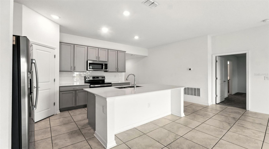 KISSIMMEE, Florida 34746, 3 Bedrooms Bedrooms, ,2 BathroomsBathrooms,Residential,For Sale,BIRNHAM WOOD,0,MFRO6319135