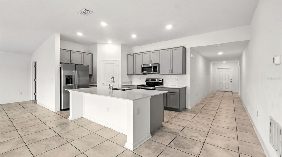 KISSIMMEE, Florida 34746, 3 Bedrooms Bedrooms, ,2 BathroomsBathrooms,Residential,For Sale,BIRNHAM WOOD,0,MFRO6319135