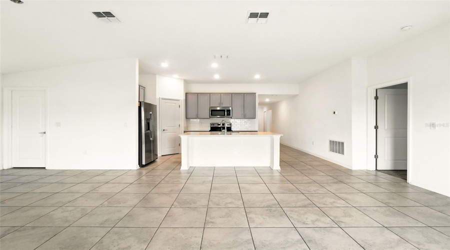 KISSIMMEE, Florida 34746, 3 Bedrooms Bedrooms, ,2 BathroomsBathrooms,Residential,For Sale,BIRNHAM WOOD,0,MFRO6319135