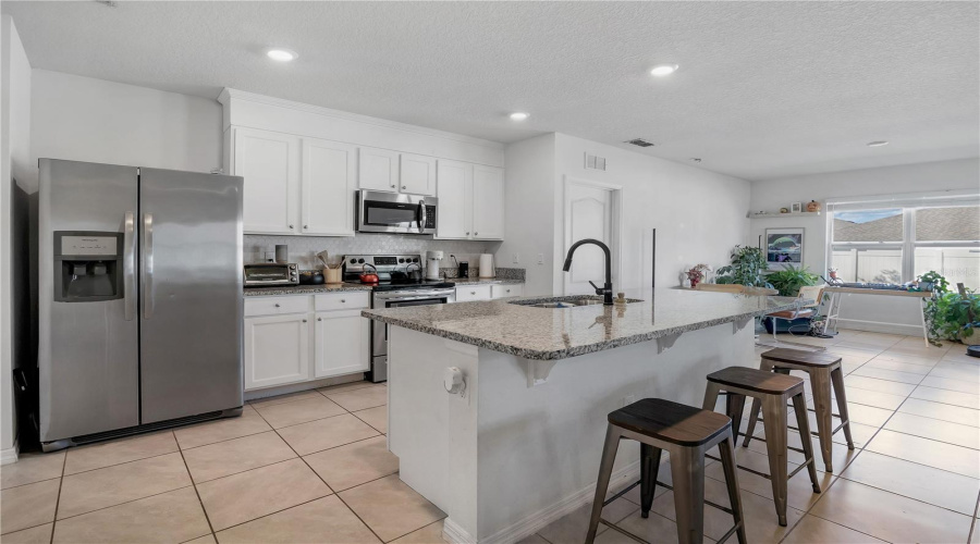 KISSIMMEE, Florida 34747, 3 Bedrooms Bedrooms, ,2 BathroomsBathrooms,Residential,For Sale,PINALES,0,MFRS5120775