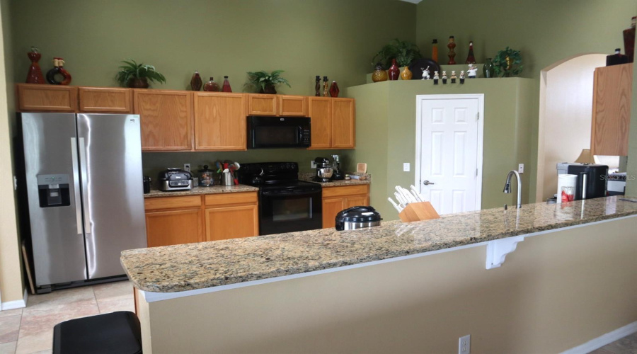 DAVENPORT, Florida 33897, 4 Bedrooms Bedrooms, ,3 BathroomsBathrooms,Residential,For Sale,LOCKBREEZE DR,0,MFRO6337459
