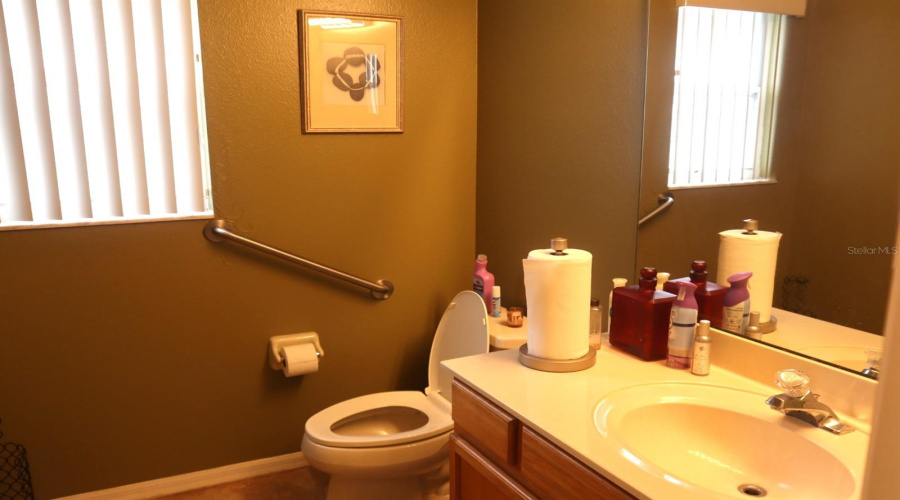 DAVENPORT, Florida 33897, 4 Bedrooms Bedrooms, ,3 BathroomsBathrooms,Residential,For Sale,LOCKBREEZE DR,0,MFRO6337459