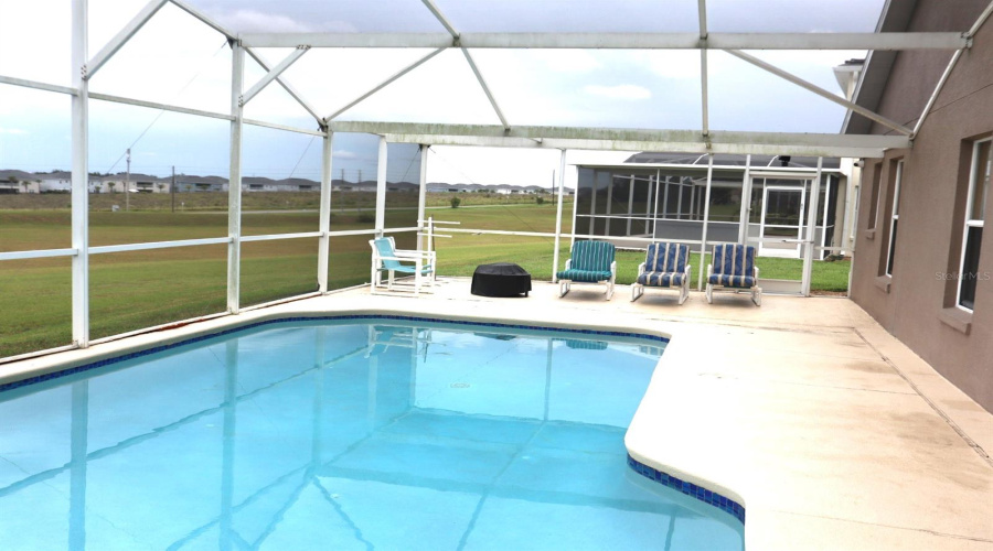 DAVENPORT, Florida 33897, 4 Bedrooms Bedrooms, ,3 BathroomsBathrooms,Residential,For Sale,LOCKBREEZE DR,0,MFRO6337459