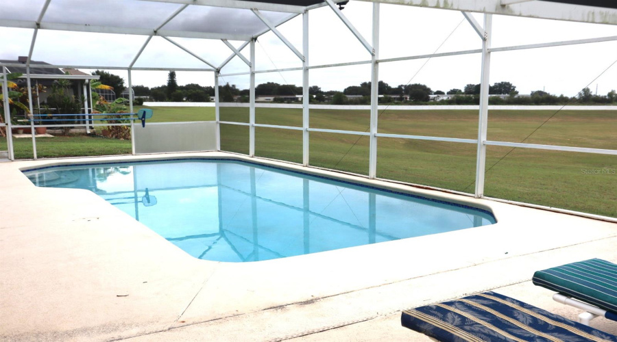 DAVENPORT, Florida 33897, 4 Bedrooms Bedrooms, ,3 BathroomsBathrooms,Residential,For Sale,LOCKBREEZE DR,0,MFRO6337459
