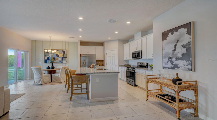 DAVENPORT, Florida 33837, 4 Bedrooms Bedrooms, ,2 BathroomsBathrooms,Residential,For Sale,ALTITUDE,0,MFRO6330395