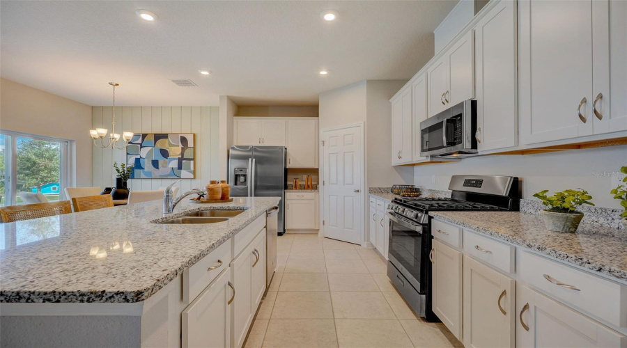 DAVENPORT, Florida 33837, 4 Bedrooms Bedrooms, ,2 BathroomsBathrooms,Residential,For Sale,ALTITUDE,0,MFRO6330395