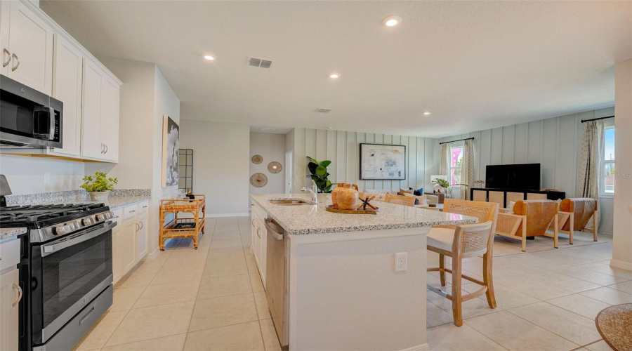 DAVENPORT, Florida 33837, 4 Bedrooms Bedrooms, ,2 BathroomsBathrooms,Residential,For Sale,ALTITUDE,0,MFRO6330395