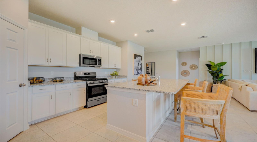 DAVENPORT, Florida 33837, 4 Bedrooms Bedrooms, ,2 BathroomsBathrooms,Residential,For Sale,ALTITUDE,0,MFRO6330395