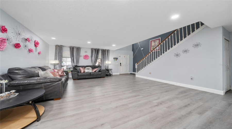 DAVENPORT, Florida 33897, 4 Bedrooms Bedrooms, ,3 BathroomsBathrooms,Residential,For Sale,SAMUEL,0,MFRO6334686