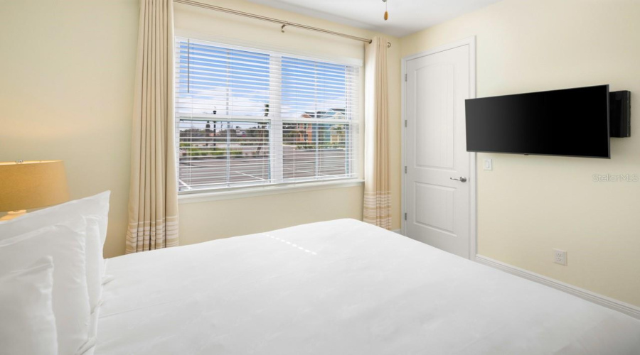KISSIMMEE, Florida 34747, 3 Bedrooms Bedrooms, ,3 BathroomsBathrooms,Residential,For Sale,ON THE ROCKS,0,MFRO6338808