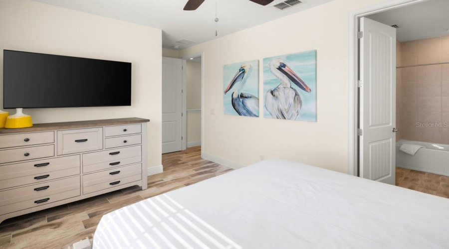 KISSIMMEE, Florida 34747, 3 Bedrooms Bedrooms, ,3 BathroomsBathrooms,Residential,For Sale,ON THE ROCKS,0,MFRO6338808
