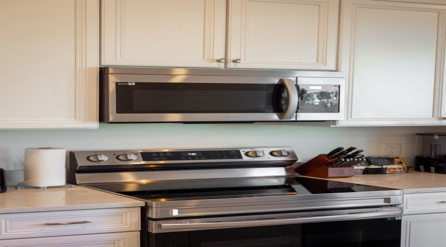 KISSIMMEE, Florida 34747, 3 Bedrooms Bedrooms, ,3 BathroomsBathrooms,Residential,For Sale,ON THE ROCKS,0,MFRO6338808