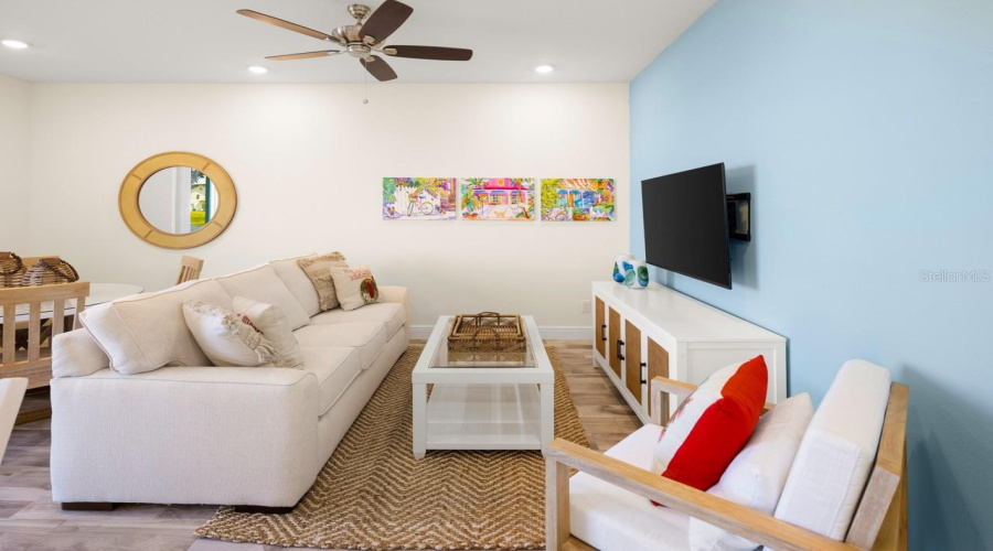 KISSIMMEE, Florida 34747, 3 Bedrooms Bedrooms, ,3 BathroomsBathrooms,Residential,For Sale,ON THE ROCKS,0,MFRO6338808