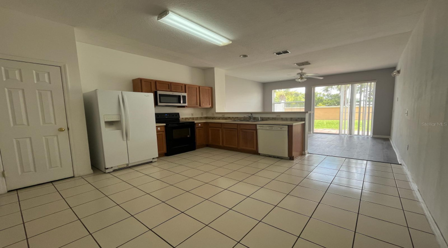 KISSIMMEE, Florida 34746, 3 Bedrooms Bedrooms, ,3 BathroomsBathrooms,Residential,For Sale,PARADISE CAY,0,MFRS5131412