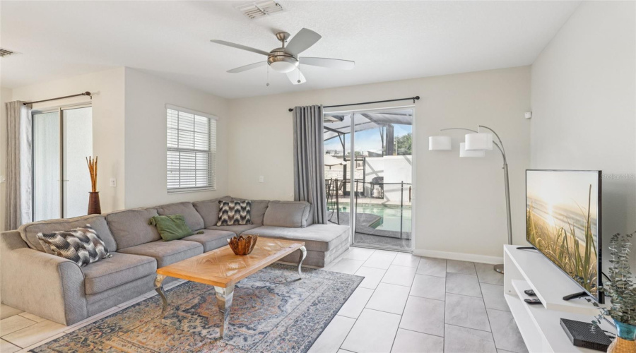 KISSIMMEE, Florida 34746, 4 Bedrooms Bedrooms, ,3 BathroomsBathrooms,Residential,For Sale,WINDERMERE,0,MFRR4909799