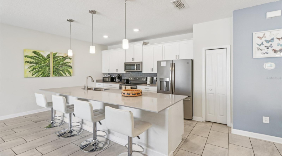 KISSIMMEE, Florida 34746, 4 Bedrooms Bedrooms, ,3 BathroomsBathrooms,Residential,For Sale,WINDERMERE,0,MFRR4909799