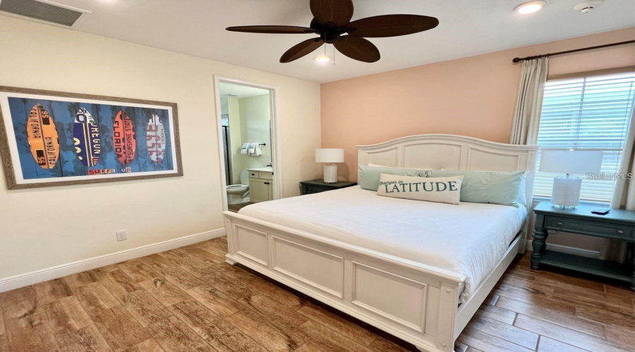 KISSIMMEE, Florida 34747, 4 Bedrooms Bedrooms, ,4 BathroomsBathrooms,Residential,For Sale,SHAKER,0,MFRO6297192