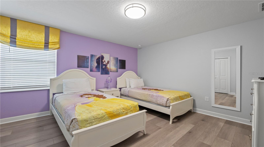 DAVENPORT, Florida 33896, 9 Bedrooms Bedrooms, ,5 BathroomsBathrooms,Residential,For Sale,PEBBLE BEACH,0,MFRO6338976