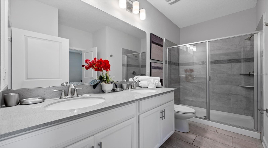 DAVENPORT, Florida 33896, 9 Bedrooms Bedrooms, ,5 BathroomsBathrooms,Residential,For Sale,PEBBLE BEACH,0,MFRO6338976