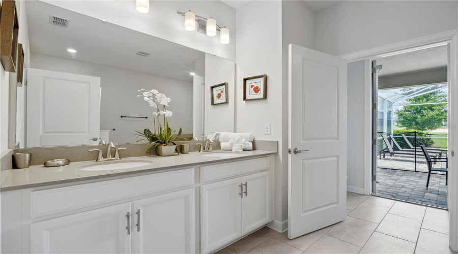 DAVENPORT, Florida 33896, 9 Bedrooms Bedrooms, ,5 BathroomsBathrooms,Residential,For Sale,PEBBLE BEACH,0,MFRO6338976
