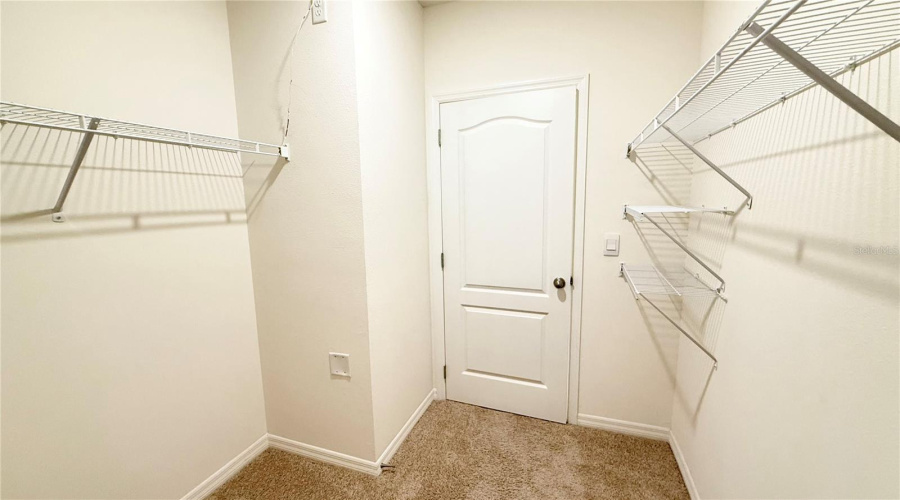 Master walking closet