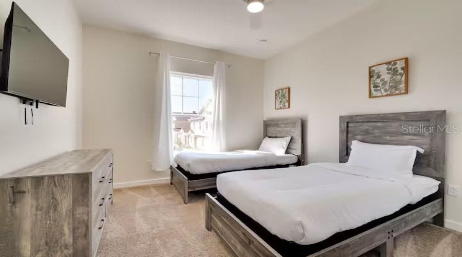 KISSIMMEE, Florida 34747, 5 Bedrooms Bedrooms, ,5 BathroomsBathrooms,Residential,For Sale,SUNFLOWER,0,MFRO6320588