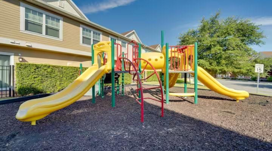 KISSIMMEE, Florida 34747, 5 Bedrooms Bedrooms, ,5 BathroomsBathrooms,Residential,For Sale,SUNFLOWER,0,MFRO6320588